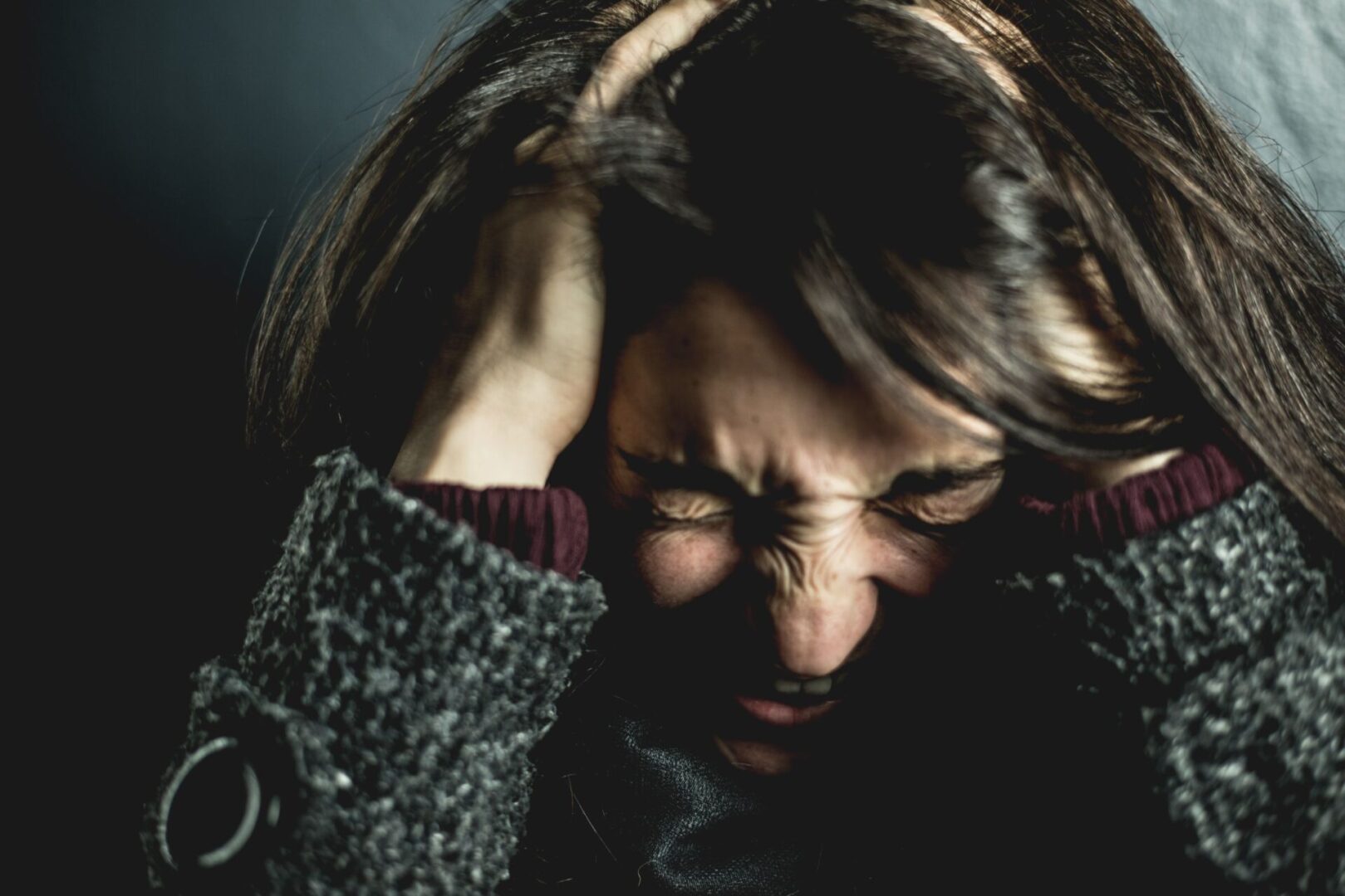 Woman feel depressed on her head
